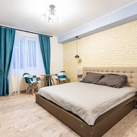Garden Apartment *